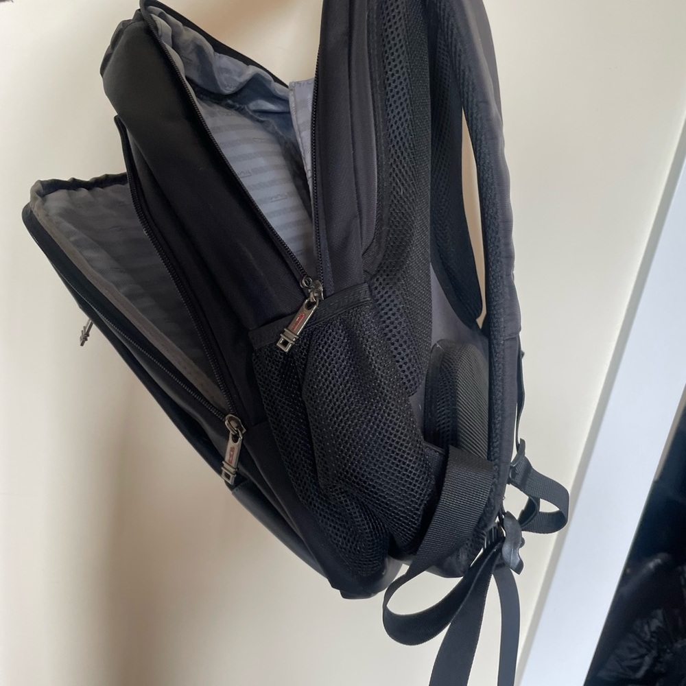 Tumi backpack - Picture 2 of 9